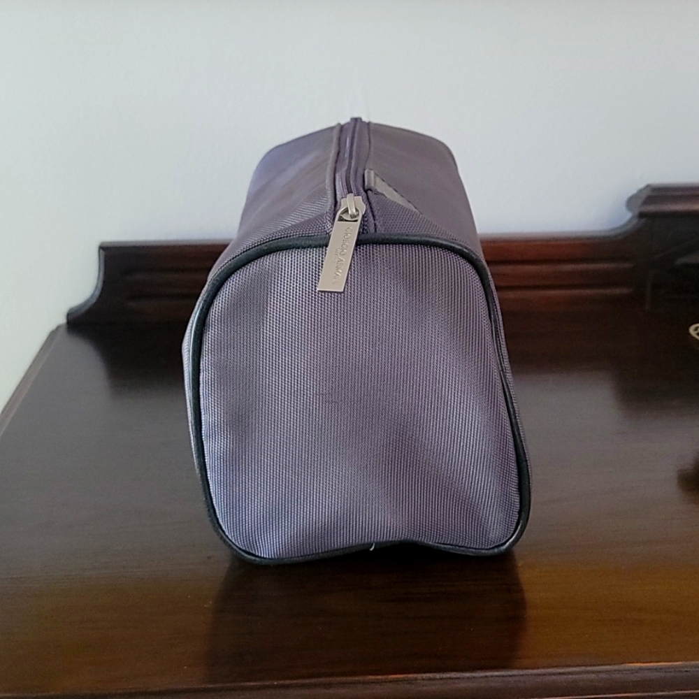 Georgia Armani Men's Tioletry Bag New REDUCED TO SELL - Picture 4 of 6